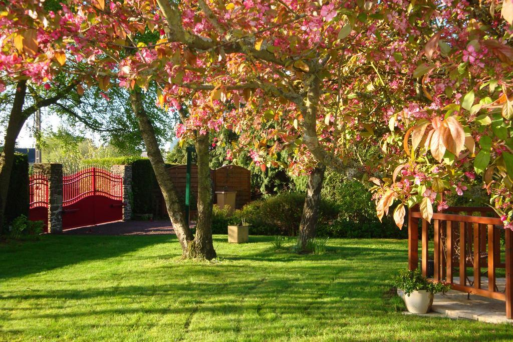 Au Jardin D'Eloise Bed & Breakfast Tremereuc Dış mekan fotoğraf