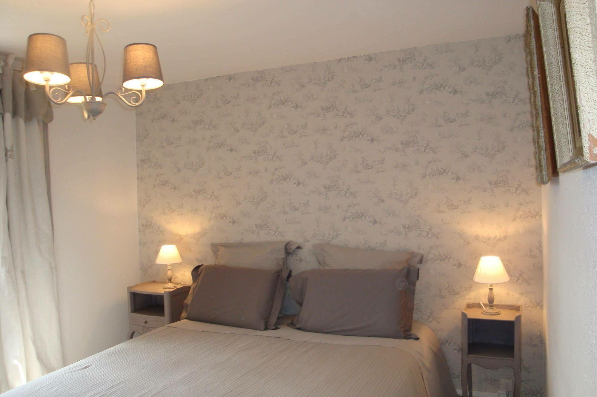 Au Jardin D'Eloise Bed & Breakfast Tremereuc Dış mekan fotoğraf