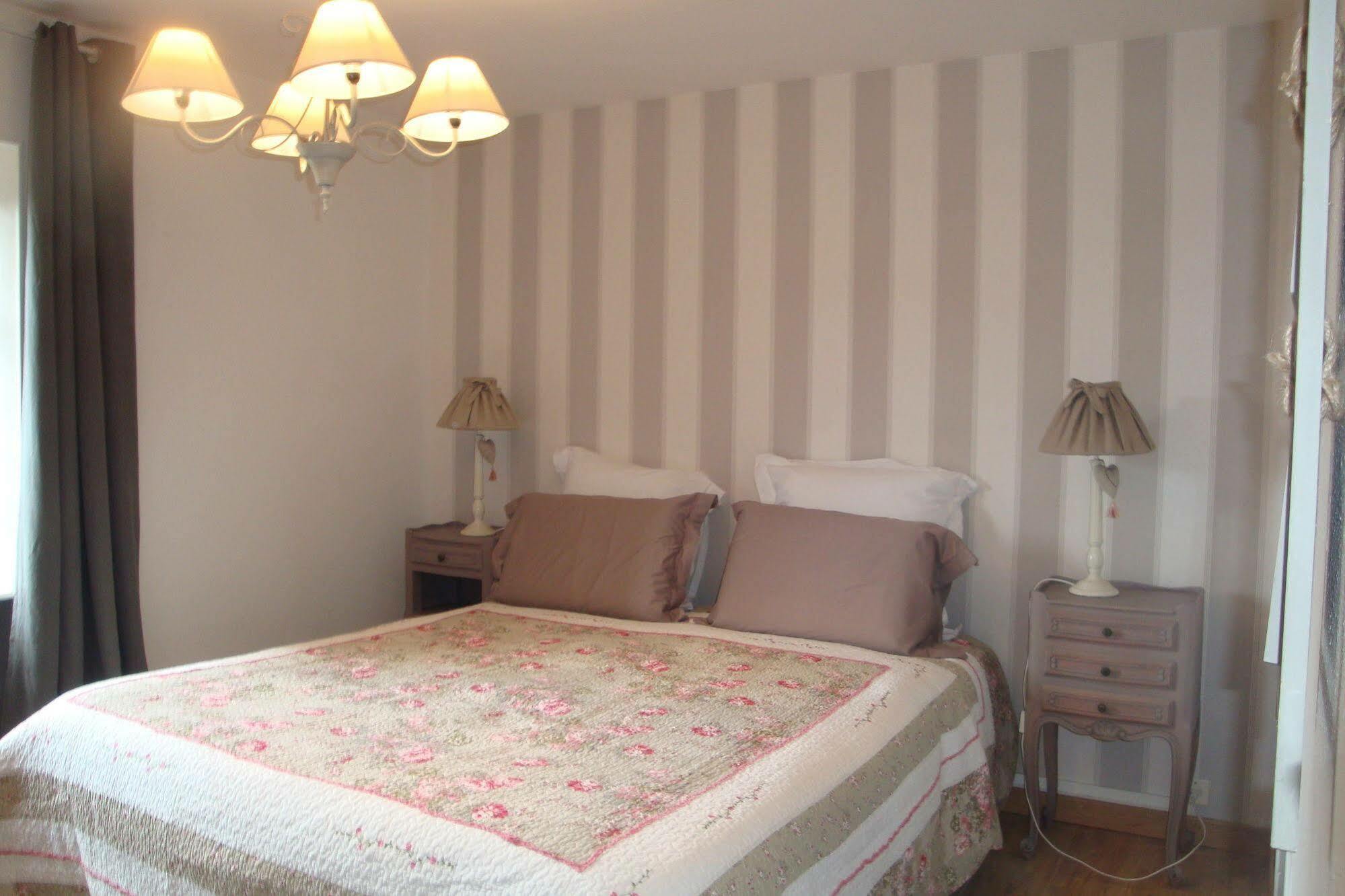 Au Jardin D'Eloise Bed & Breakfast Tremereuc Dış mekan fotoğraf